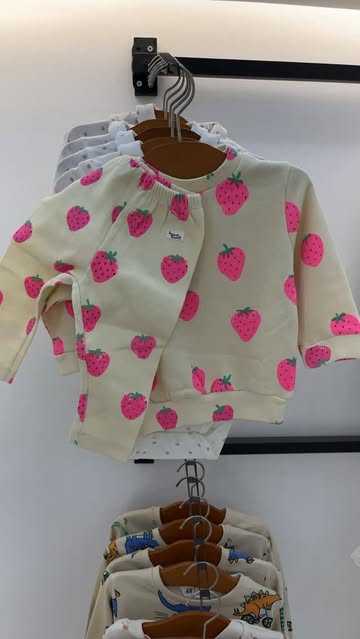 توت فرنگی قند رسیده سایز ۶ برند زا.را